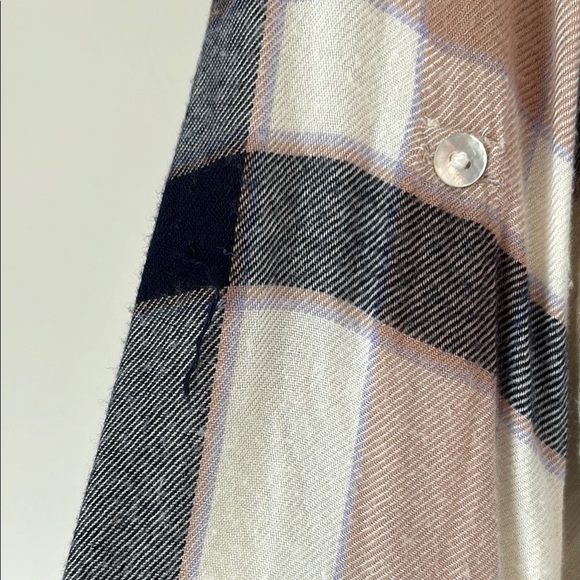 Plaid Loose fit Button-Up Shirt - Picture 3 of 4